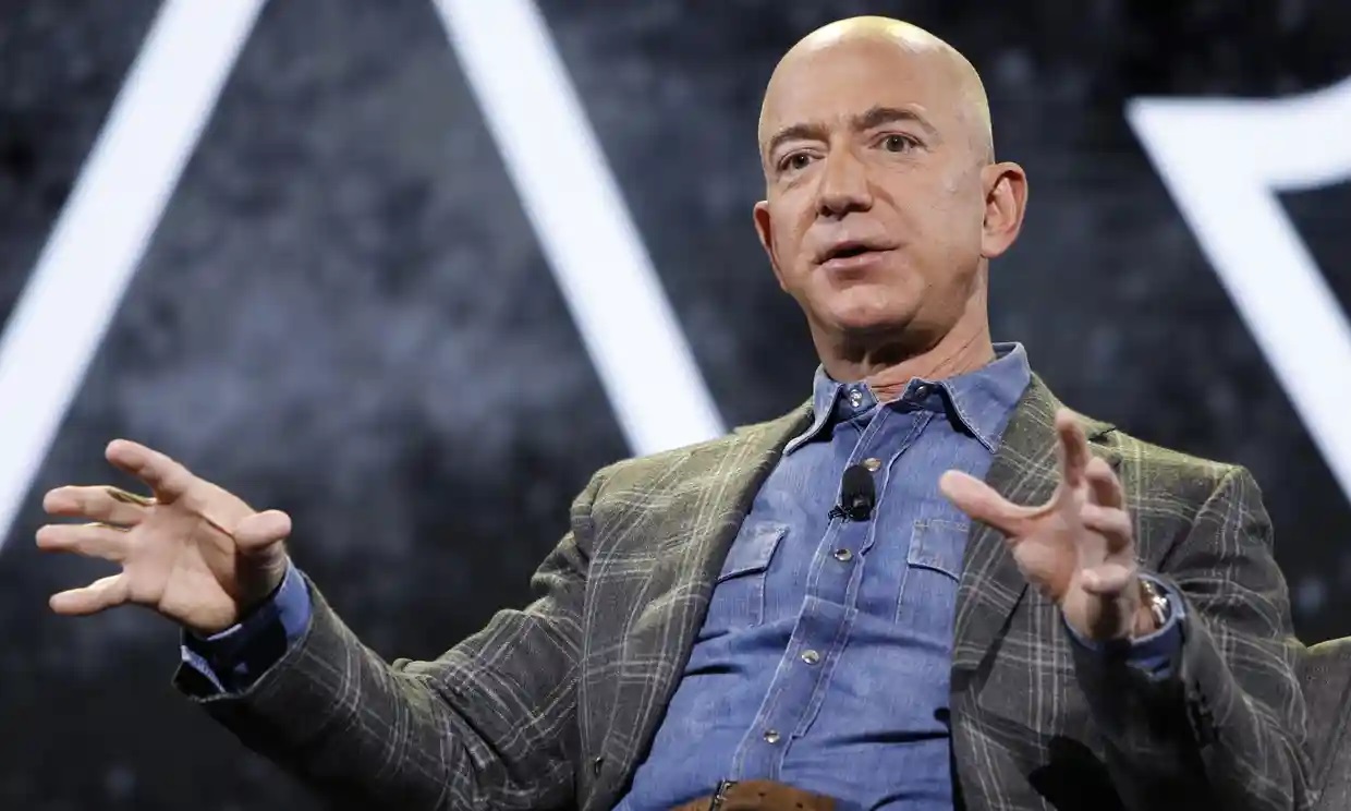 Jeff Bezos es demandado por una exempleada doméstica que alega discriminación racial
