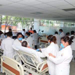 Médicos protestan en Edomex por mejoras laborales e insumos