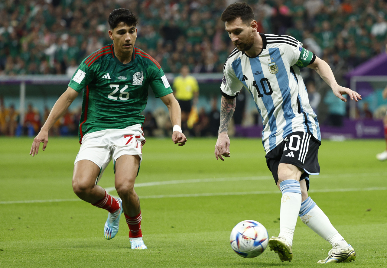 Argentina vence y deja a México al borde de la eliminación