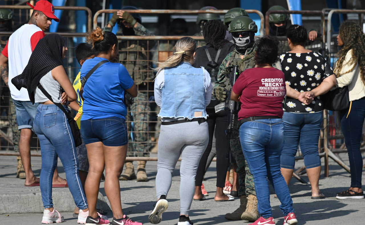 Un motín en cárcel de Guayaquil, Ecuador, deja 15 policías y militares heridos