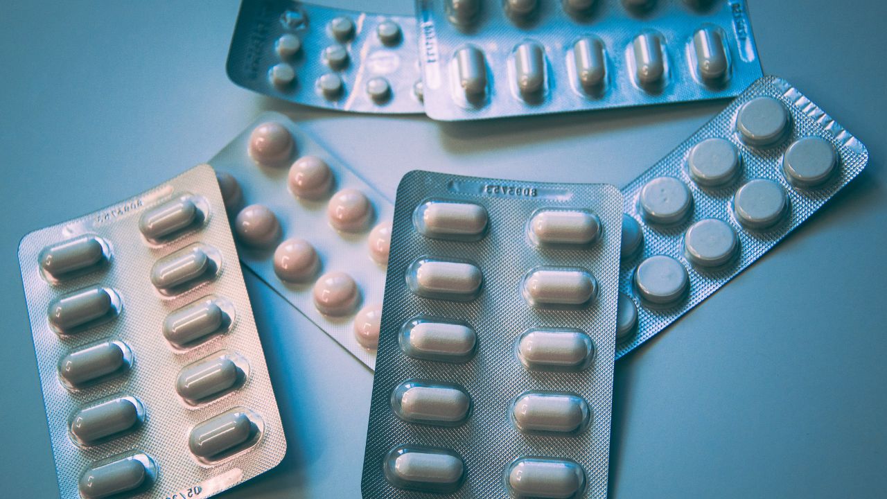 Buscapina, Rivotril y más… Cofepris alerta sobre 7 medicamentos falsos e ilegales