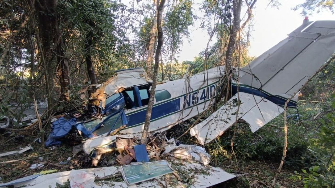 Avioneta se desploma  en Puerto Vallarta y deja 2 lesionados graves