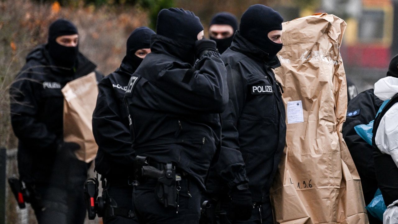 Grupo ultraderechista planeaba golpe de Estado en Alemania; detienen a 25