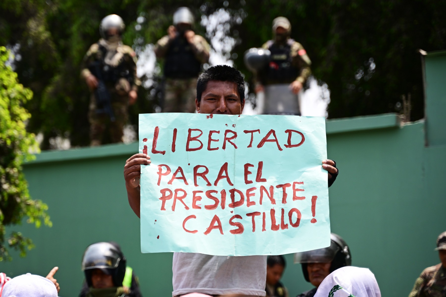 Perú declara estado de emergencia por 30 días ante protestas
