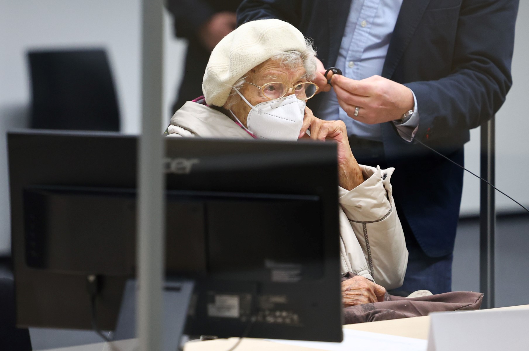Exsecretaria nazi de 97 años recibe condena por la muerte de 10,000 personas