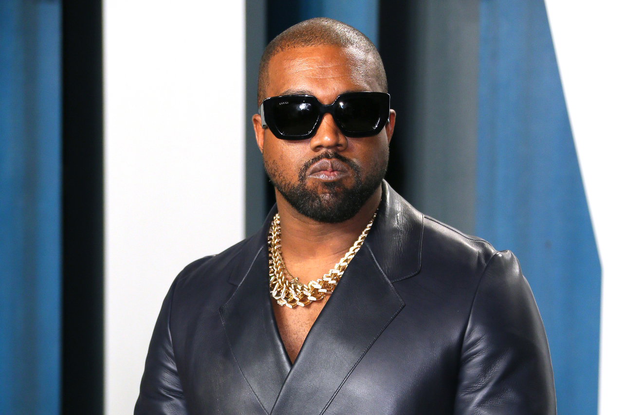 A dos meses de su divorcio con Kim, Kanye West se casó en secreto