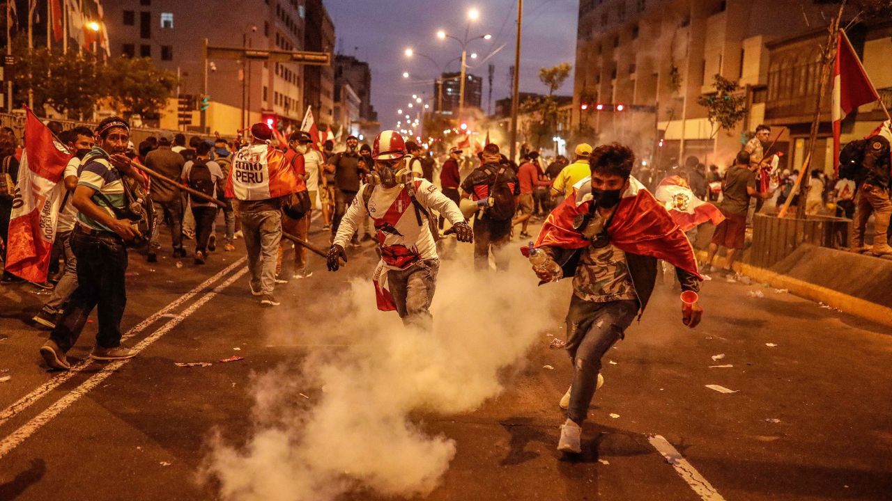Fiscalía de Perú investiga a las fuerzas de seguridad por la muerte de manifestantes