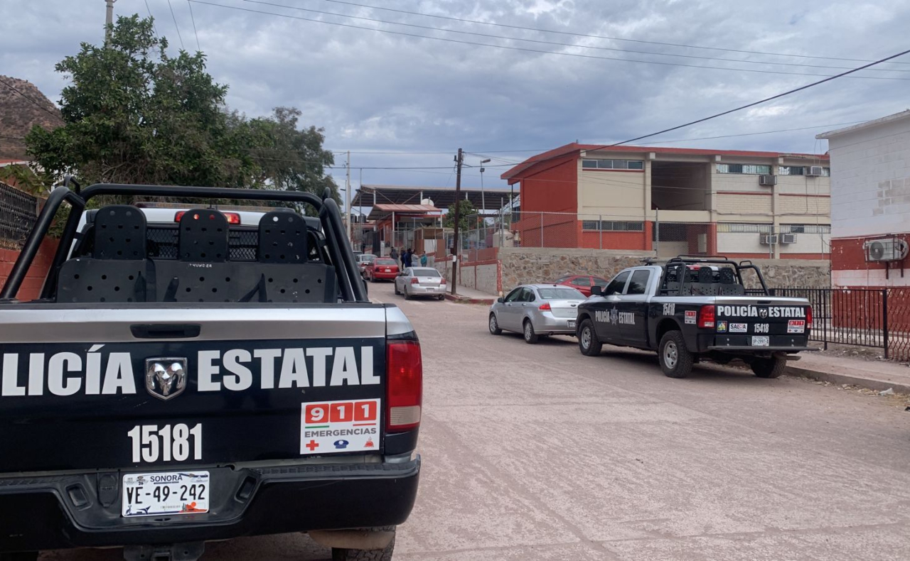 Niños se tiran pecho tierra durante balacera cerca de su escuela en Guaymas, Sonora