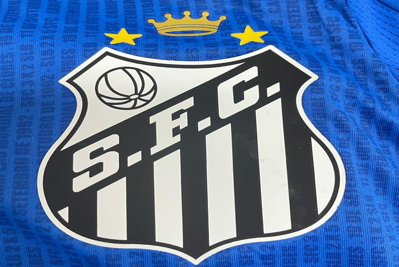 El Santos de Brasil modifica su escudo en homenaje a ‘Pelé’