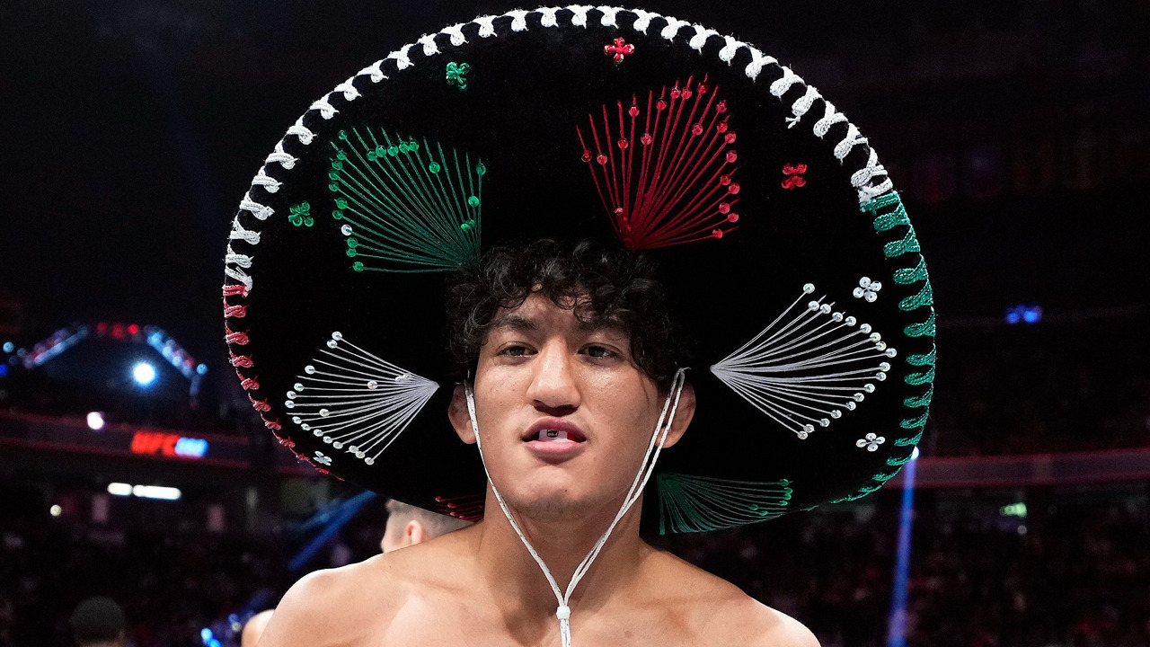 El peleador mexicano Raúl Rosas Jr. hace un histórico debut en UFC 282