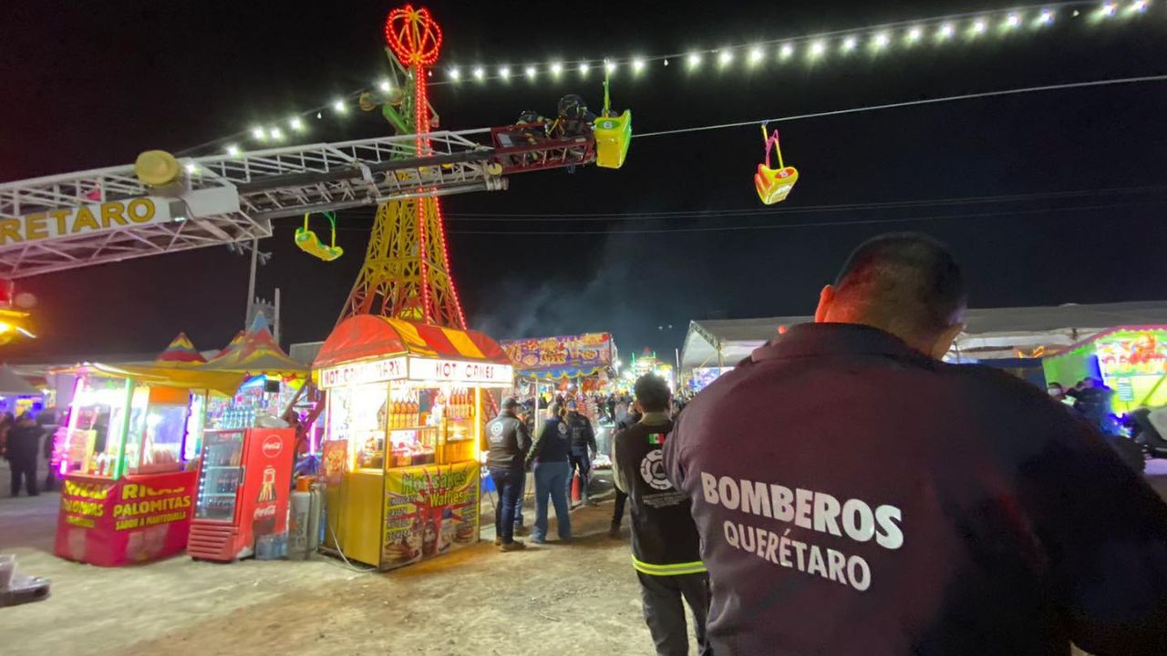 Dos niños quedan atrapados en un juego mecánico en la Feria de Querétaro