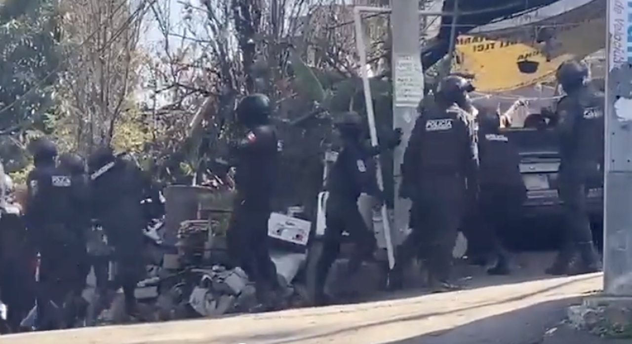 Separan del cargo a dos funcionarios por represión en San Gregorio Atlapulco, Xochimilco