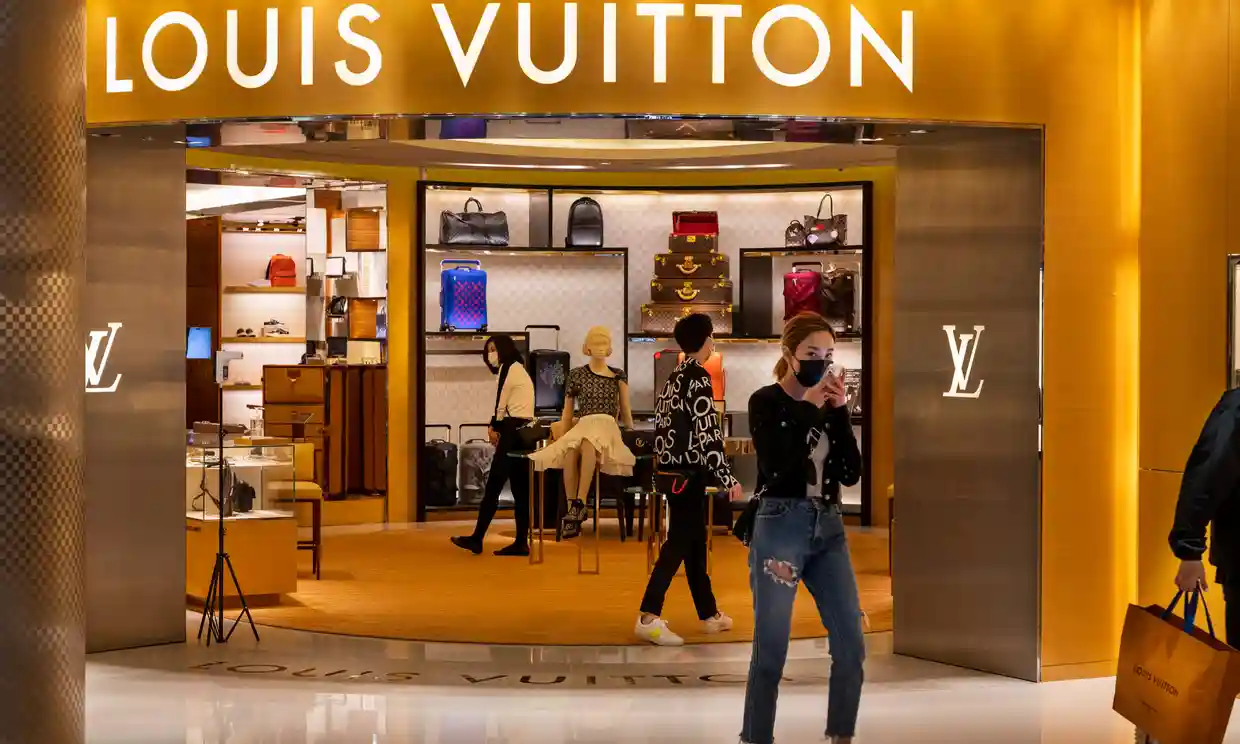 418 Helene Arnault Louis Vuitton Photos & High Res Pictures