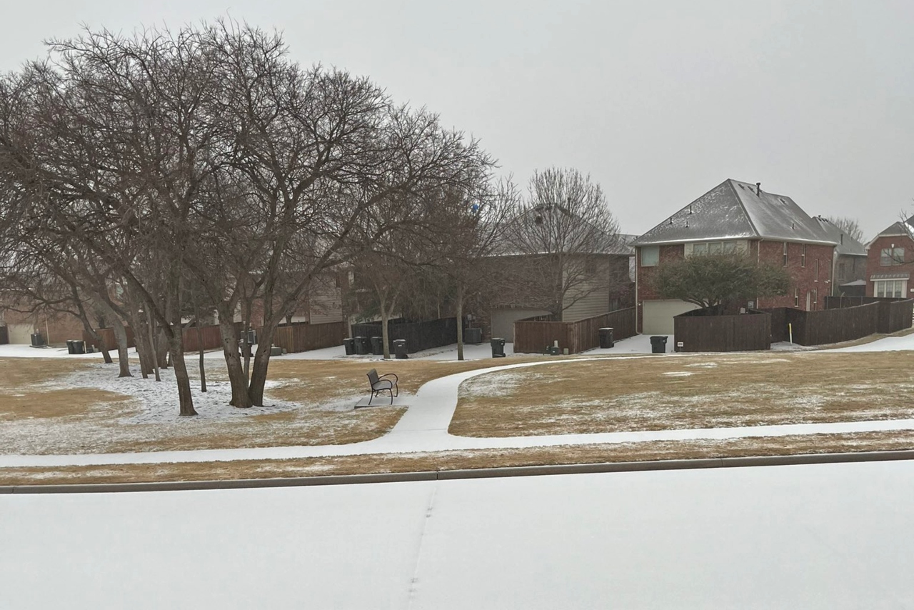 Tormenta invernal en Texas provoca cancelación de vuelos y cierre de escuelas