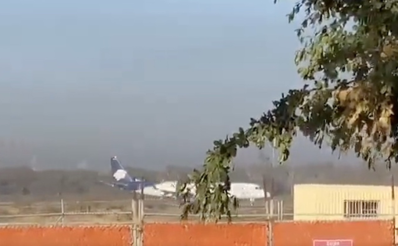 Atacan avión de Aeroméxico en el aeropuerto de Culiacán