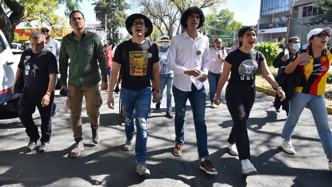 Alumnos de la UdeG acusan a Alfaro de detenerlos por defender un parque