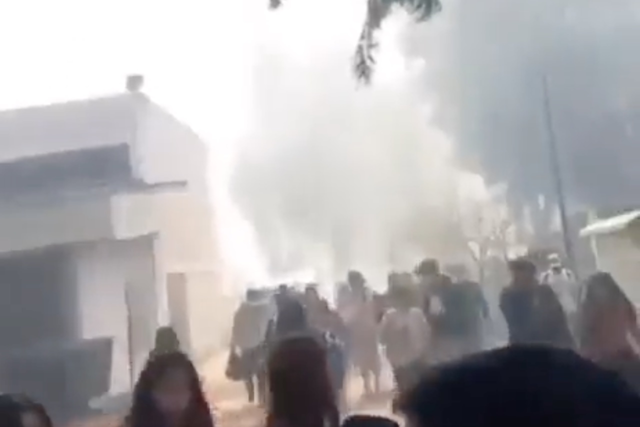 Alumnos del CCH Oriente son desalojados por conato de incendio