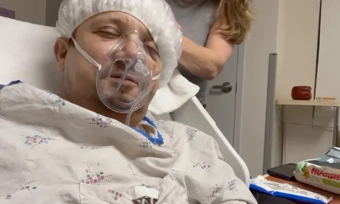 ‘Muchísimas gracias’: Jeremy Renner publica un video desde el hospital