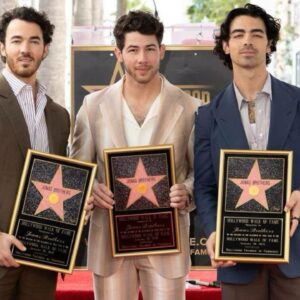 ¡Los Jonas Brothers ya tienen su estrella en el Paseo de la Fama de Hollywood!