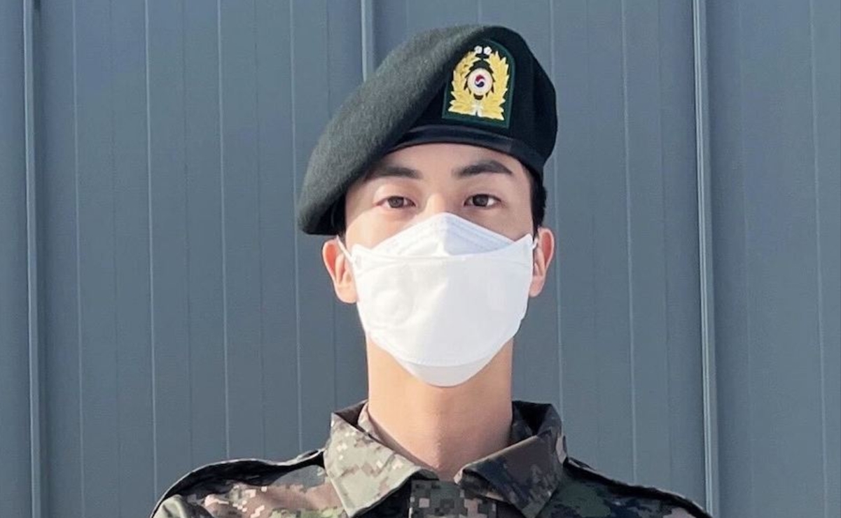 Jin, de BTS, comparte su primera foto desde el servicio militar