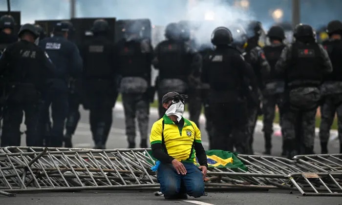 Líderes mundiales condenan la violencia en Brasil mientras legisladores de EU piden la extradición de Bolsonaro