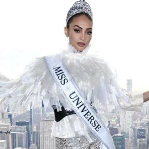 Miss Universo R’Bonney Gabriel renuncia a su corona de Miss USA