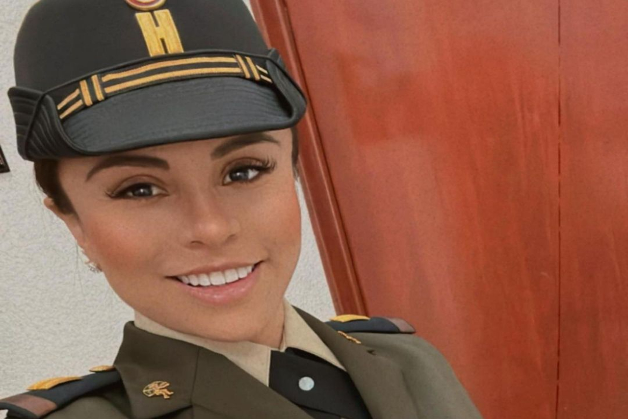 Paola Longoria asciende a teniente en el Ejército Nacional