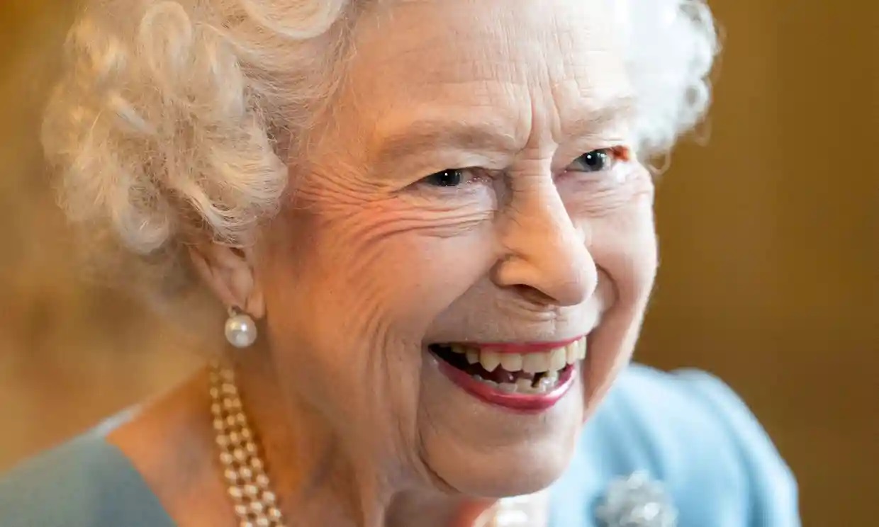 ‘Reina’ es la palabra del año de 2022 entre los niños británicos