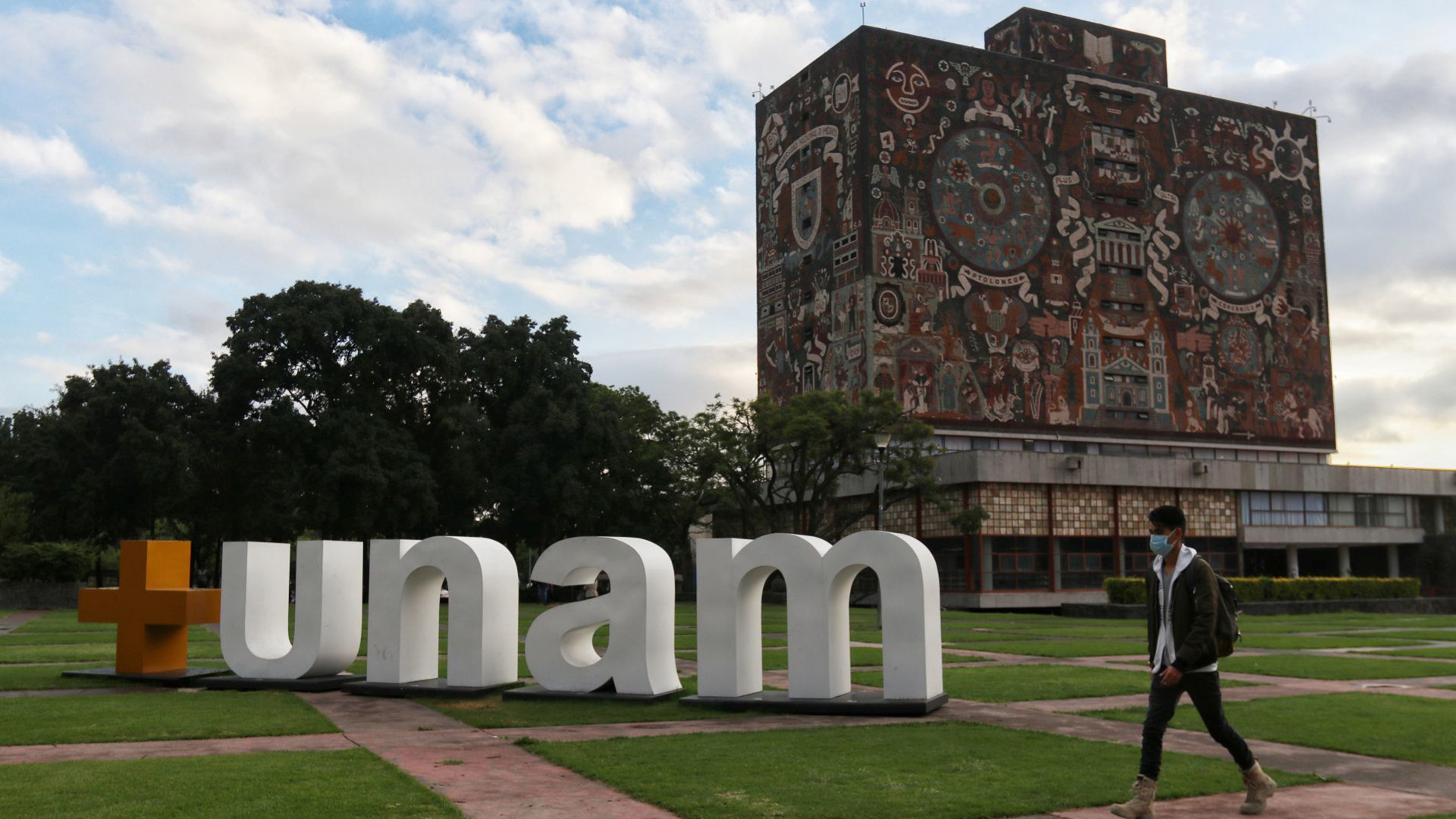 ¡Adiós al plagio! UNAM podrá anular exámenes, títulos y grados