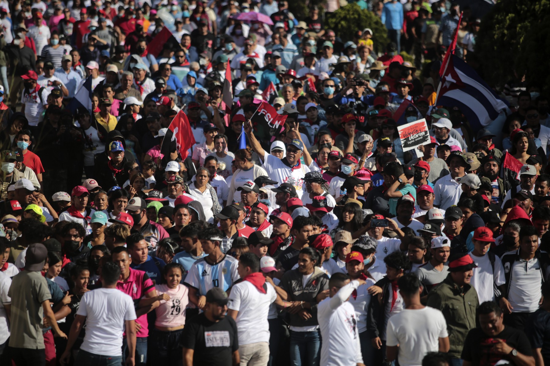 Nicaragua celebra con marchas la expulsión de opositores