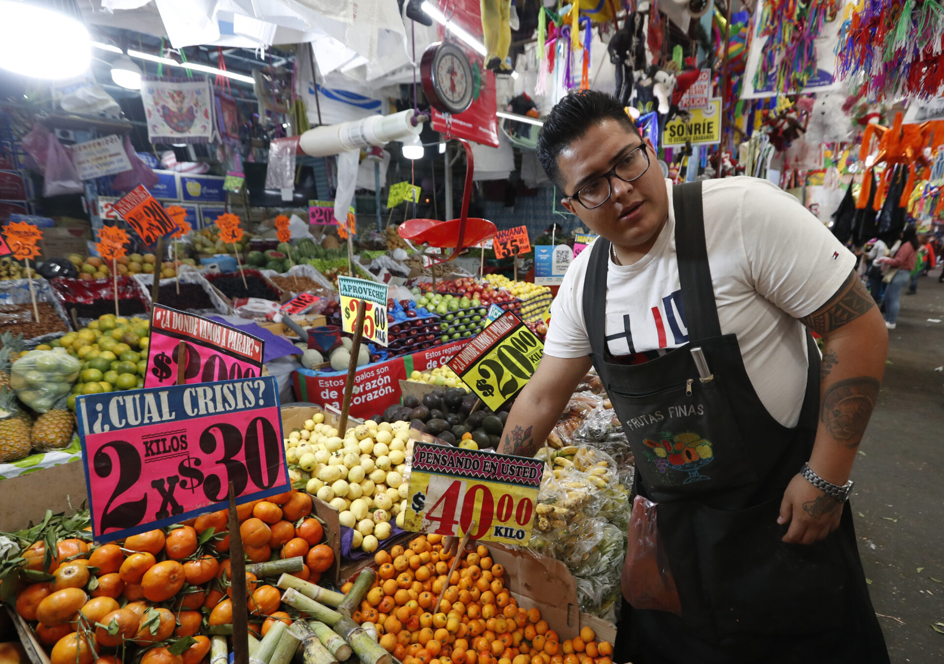 Inflación en México baja en la primera quincena de febrero y se ubica en 7.76%