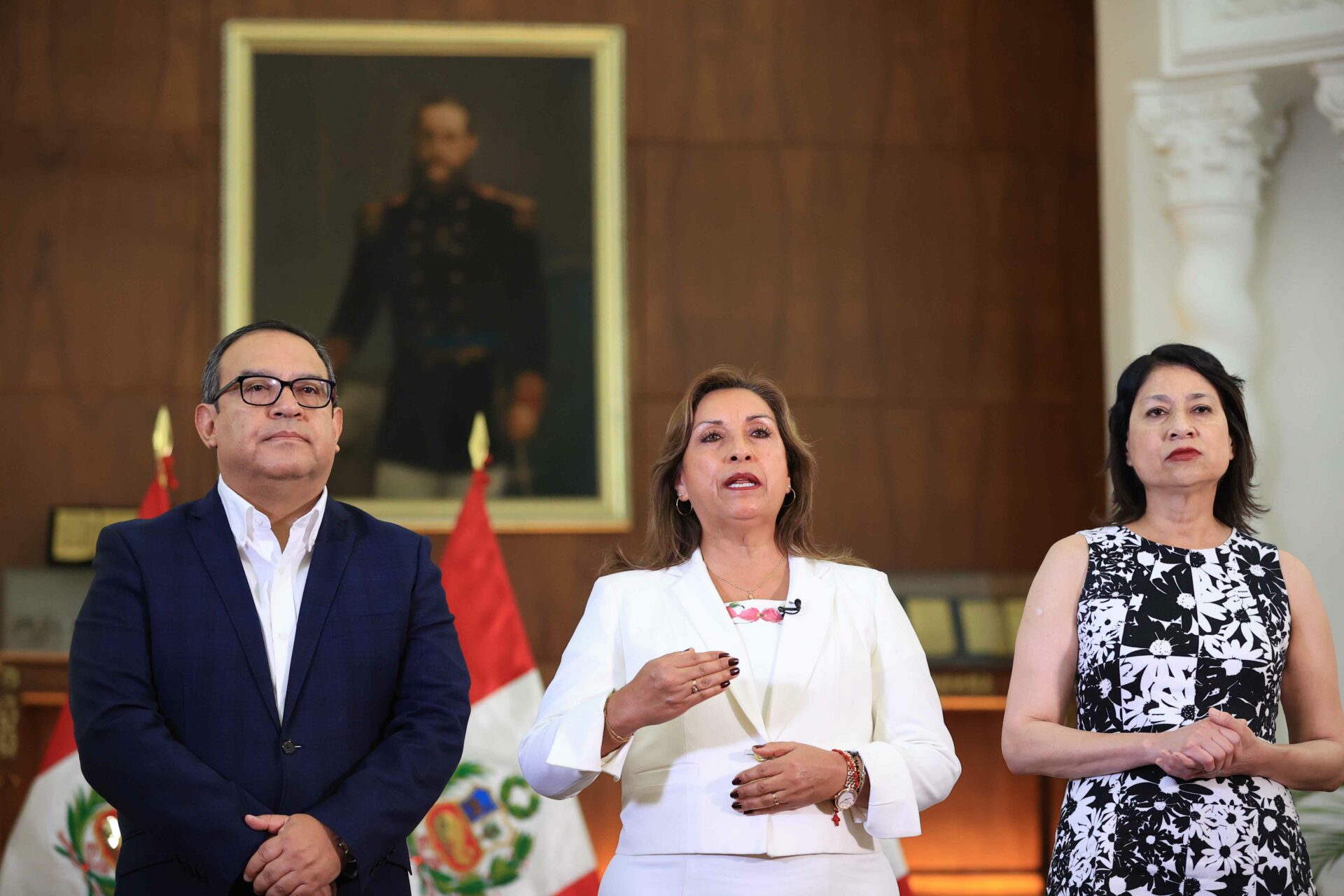 Boluarte retira al embajador de Perú en México ante críticas de AMLO