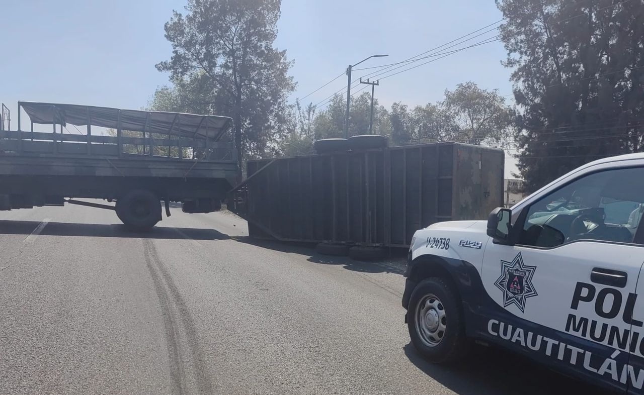 Accidente en Cuautitlán Izcalli: Camión militar vuelca en la México-Querétaro