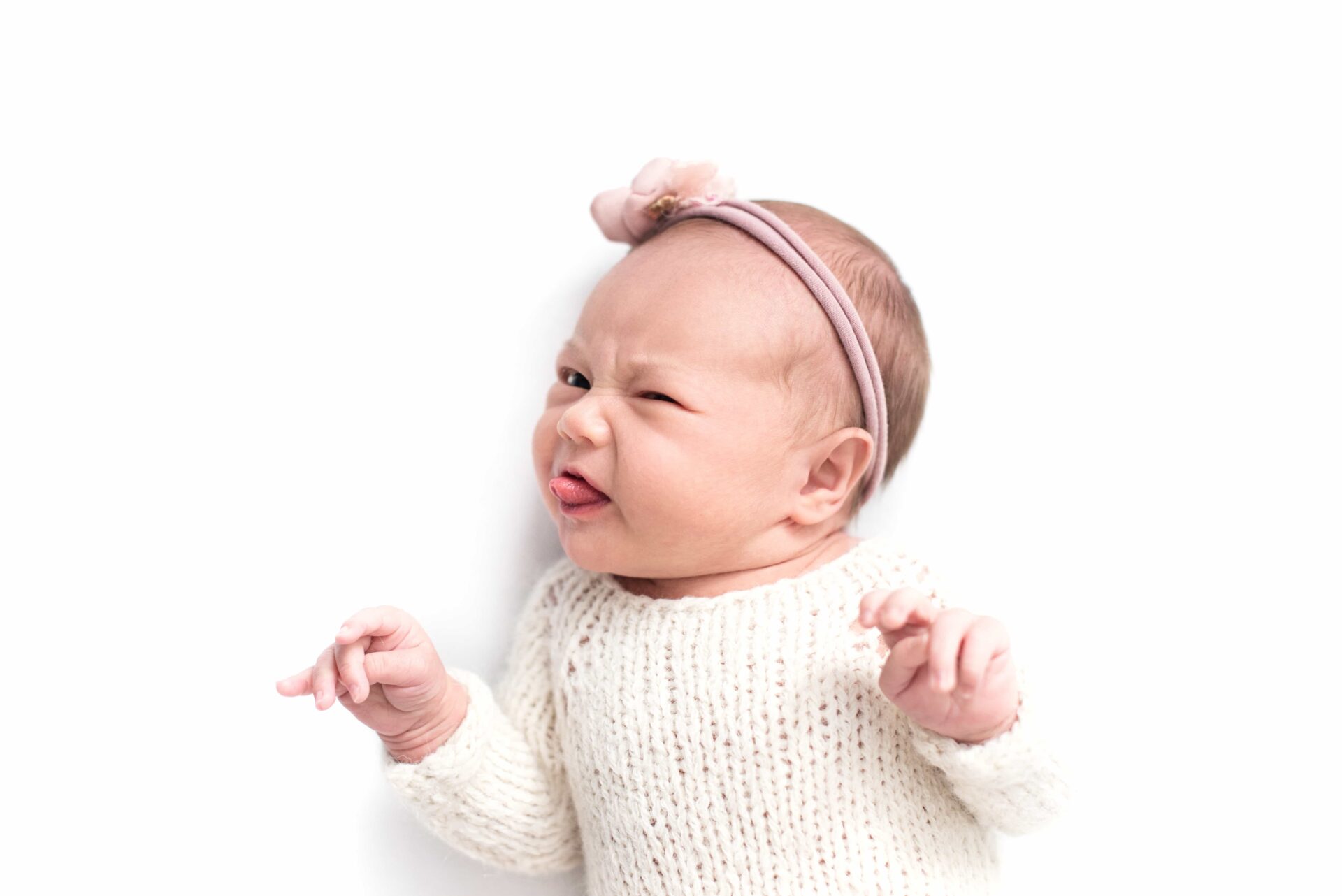 6 maneras de aliviar los cólicos a los bebés