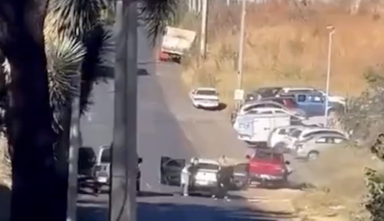 Civiles armados se enfrentan en calles de Tepatitlán, Jalisco
