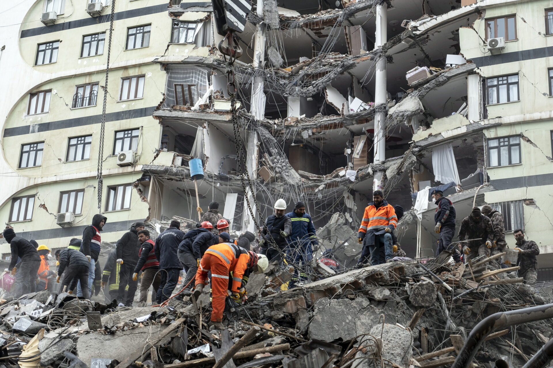 Los Topos ofrecen ayuda para Turquía; no hay víctimas mexicanas tras el sismo