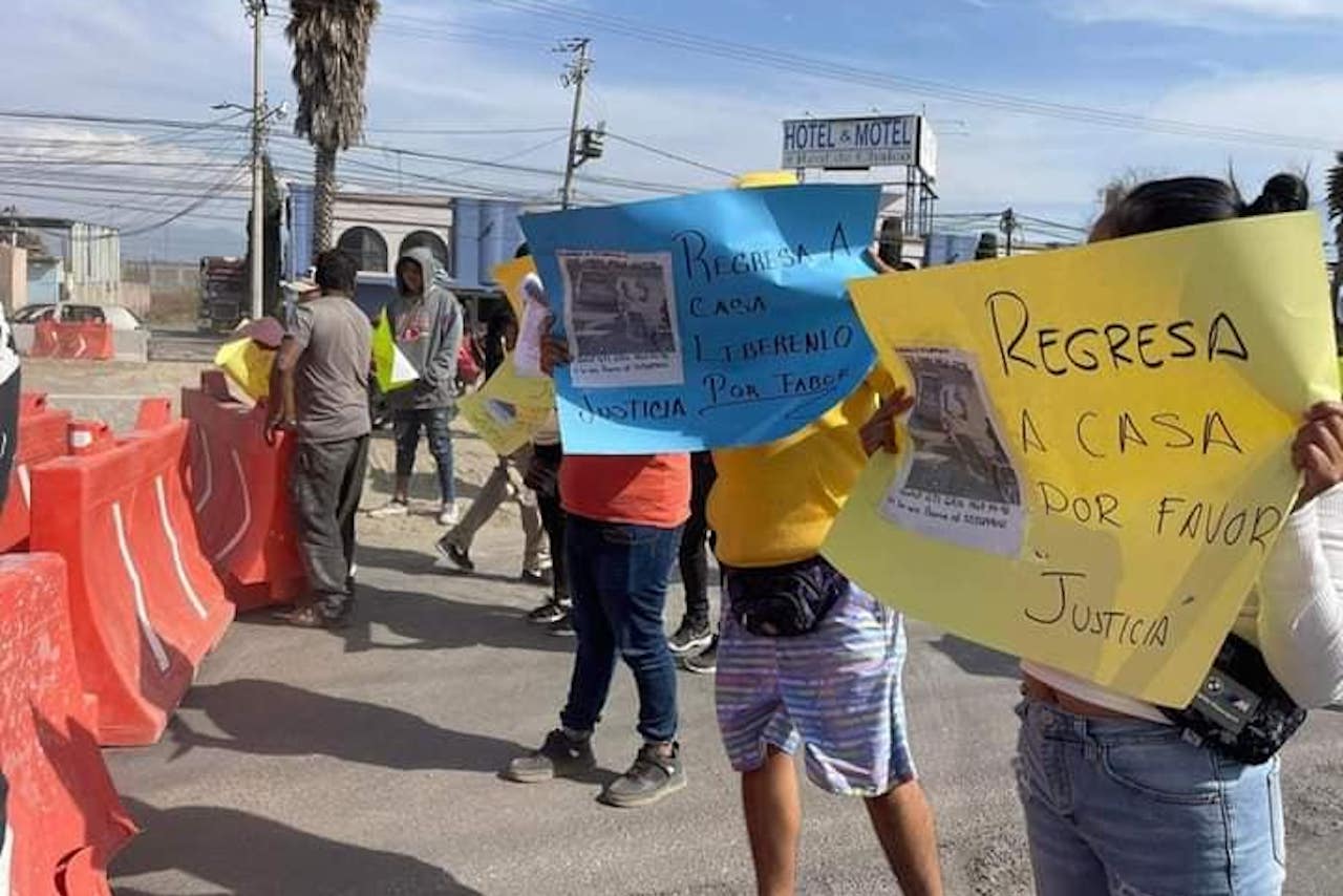 Bloqueo en la México-Cuautla: Familiares exigen búsqueda de José Carmen García