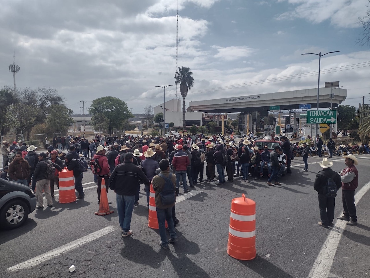 Manifestantes retoman cierres en la Tehuacán-Oaxaca, en Puebla