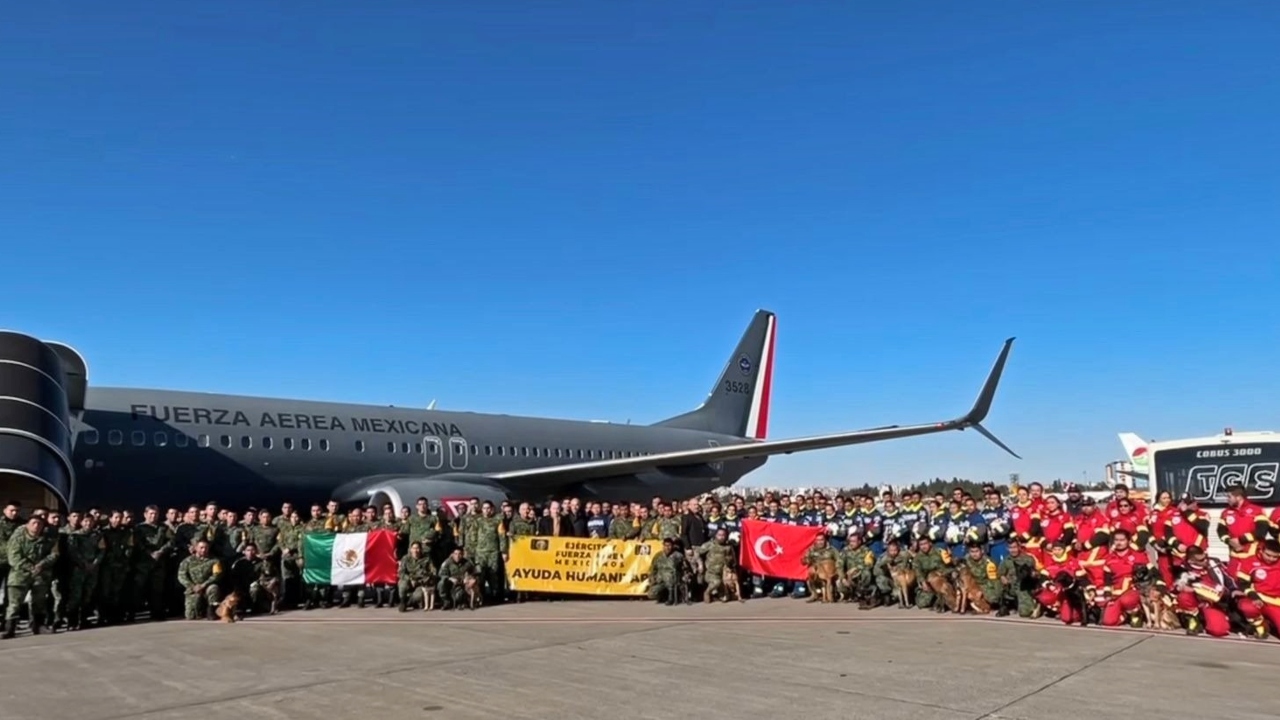 Rescatistas mexicanos llegan a Chile y Turquía para apoyar en catástrofes