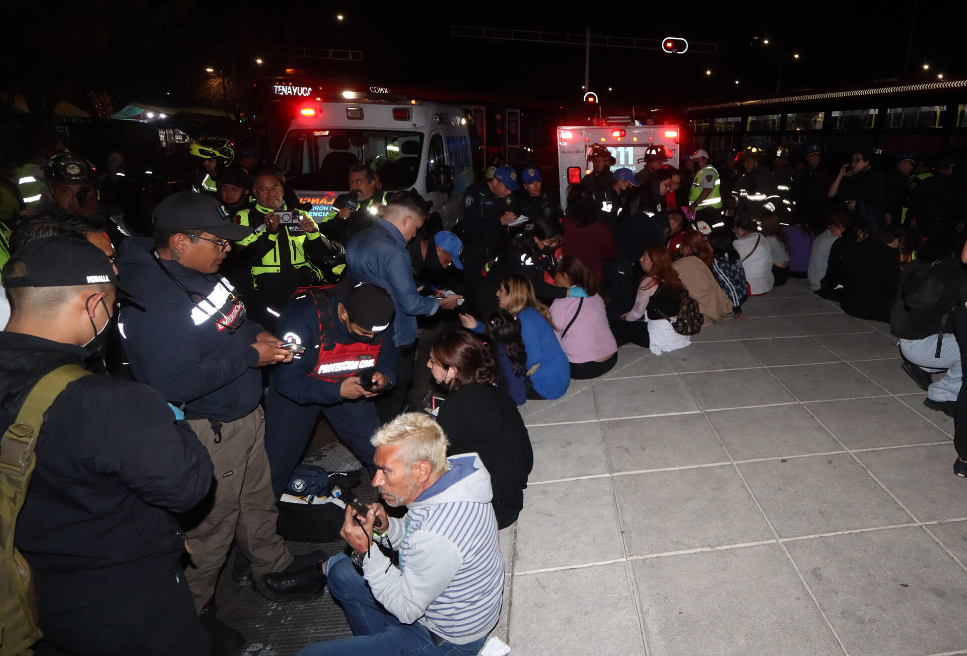 Choque de autobuses del Metrobús dejó al menos 20 heridos