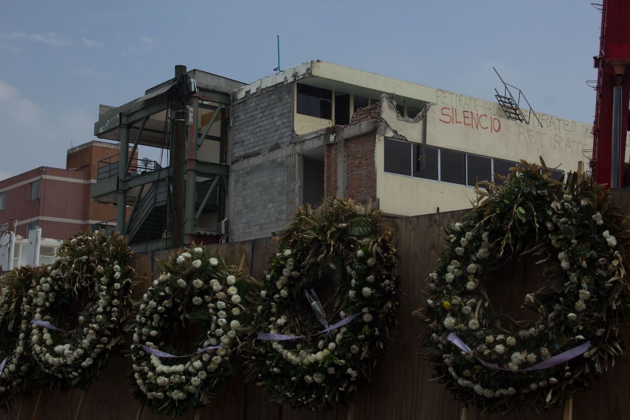 Gobierno federal y local ofrecen disculpas a familiares de víctimas del Colegio Rébsamen