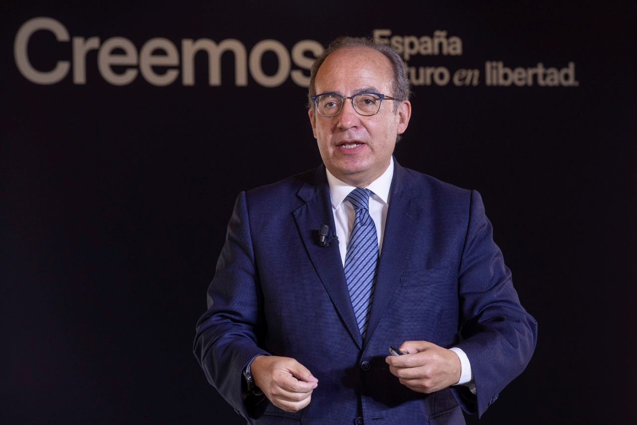 Cátedras y ponencia de Felipe Calderón, canceladas en España