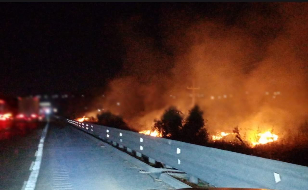 Un incendio en la México-Querétaro provoca cierre parcial en la autopista