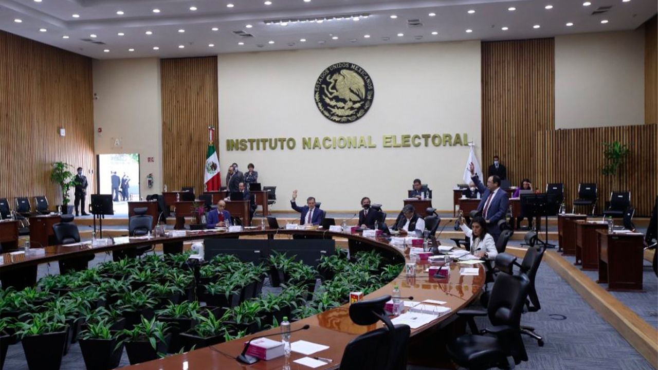 El INE presenta controversia constitucional contra el ‘plan b’ de reforma electoral