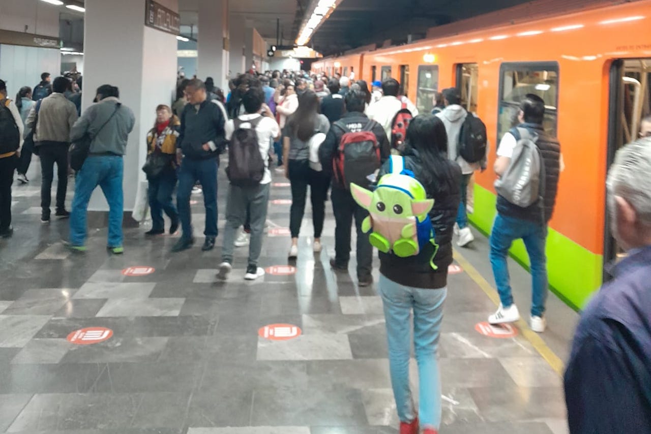 Usuarios reportan que las estaciones Atlalilco y Mexicaltzingo están sin servicio