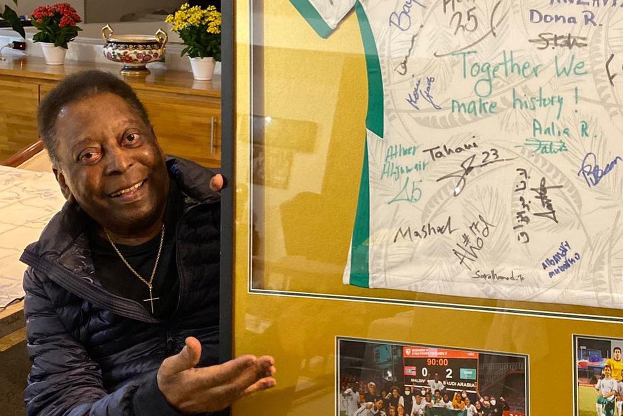 Una posible hija no reconocida de Pelé es incluida en su testamento
