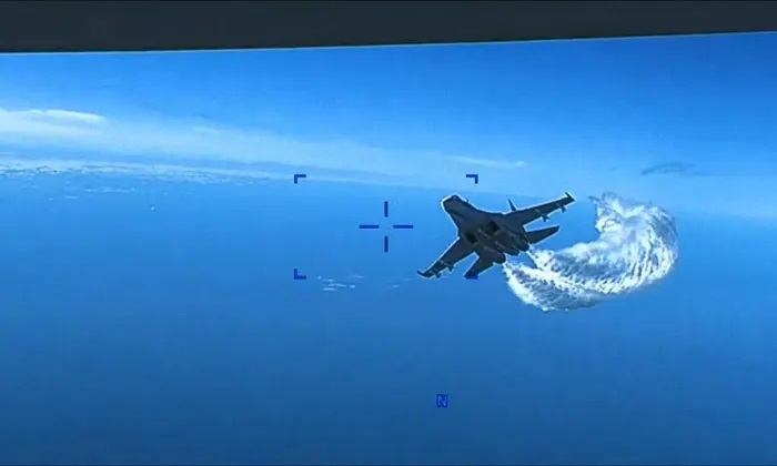 EU difunde imágenes del jet ruso chocando contra un dron estadounidense sobre el Mar Negro