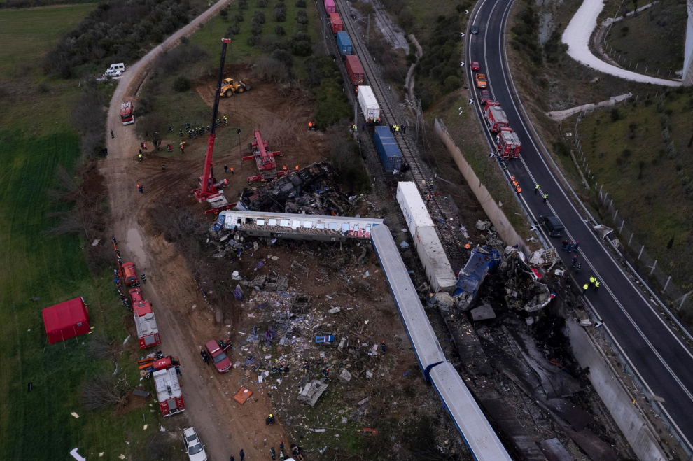 Cifra de muertos por choque de trenes en Grecia sube a 36; hay un detenido