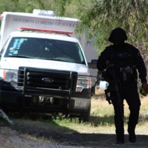 Los cuerpos de 10 personas son hallados en dos fosas clandestinas en Ziracuaretiro, Michoacán