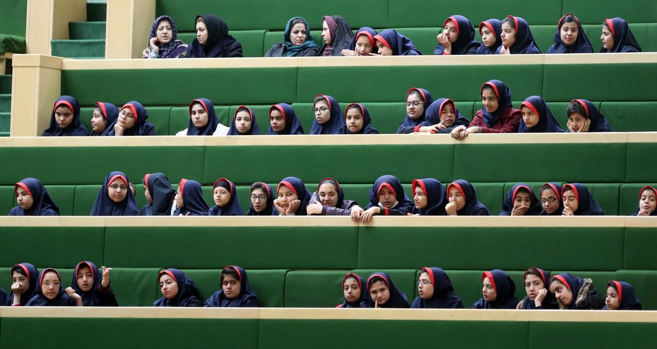 Más niñas son envenenadas con gas en colegios de Irán